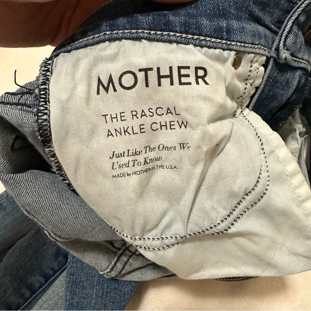 MOTHER The Rascal Ankle Chew Jeans - Picture 5 of 5